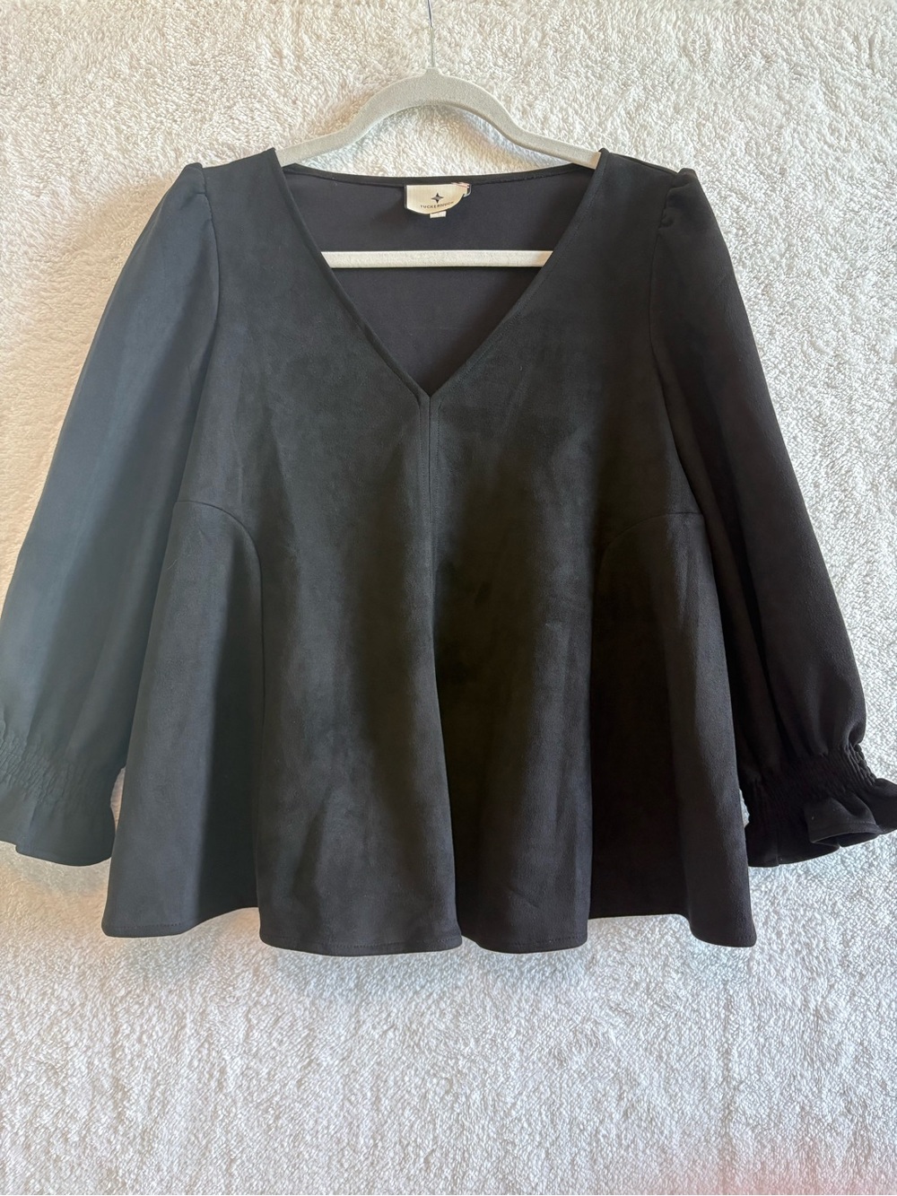 Tuckernuck Easton Faux Suede V-Neck Swing Top Black Size Small